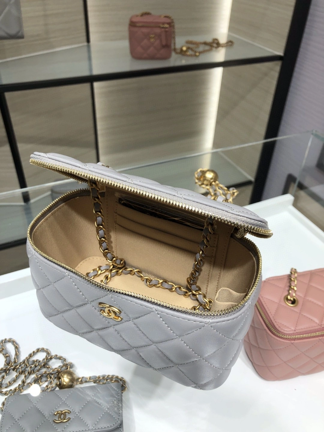 MOMO- AP2303 item : B-B00M1808