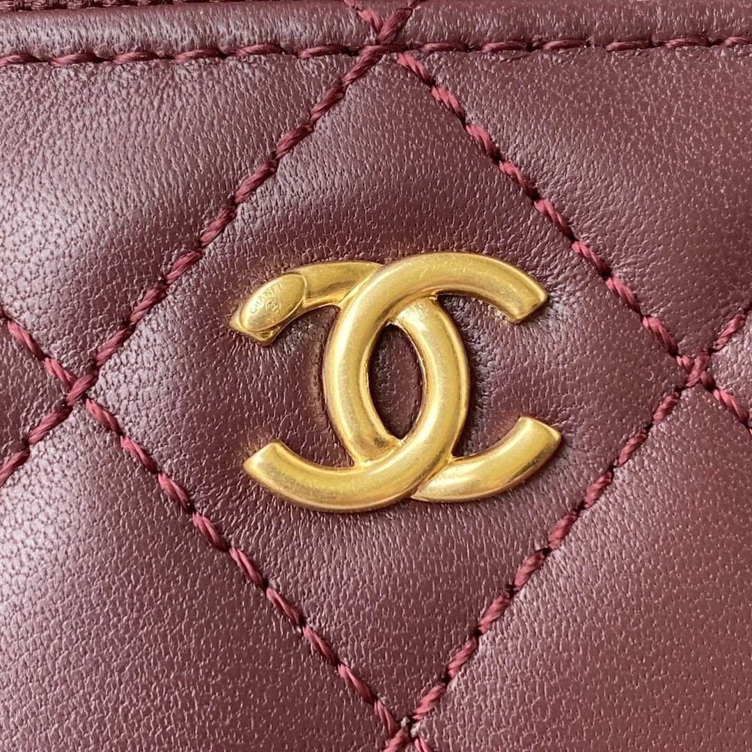 MOMO- AP2303 sheephide item : B-B370M1816