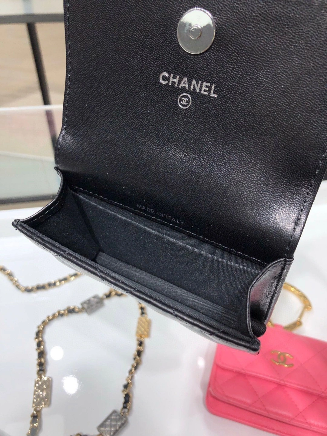 MOMO- AP2397 Lambskin item : B-B00M1602