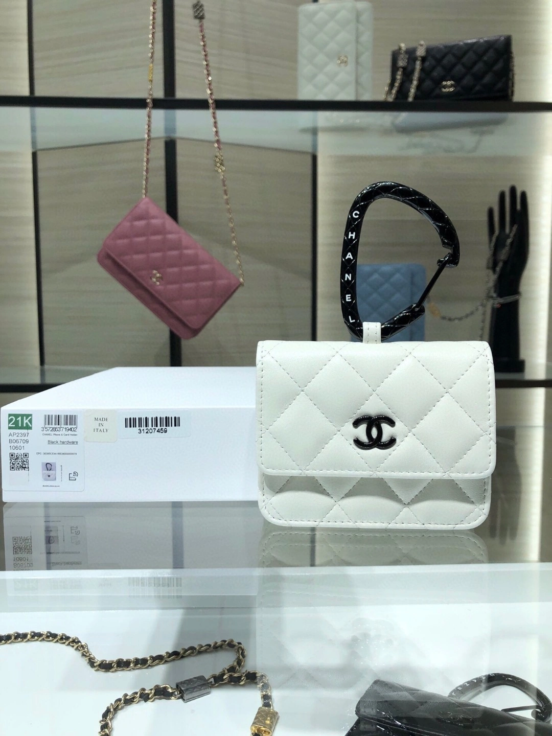 MOMO- AP2397 Lambskin item : B-B00M1637