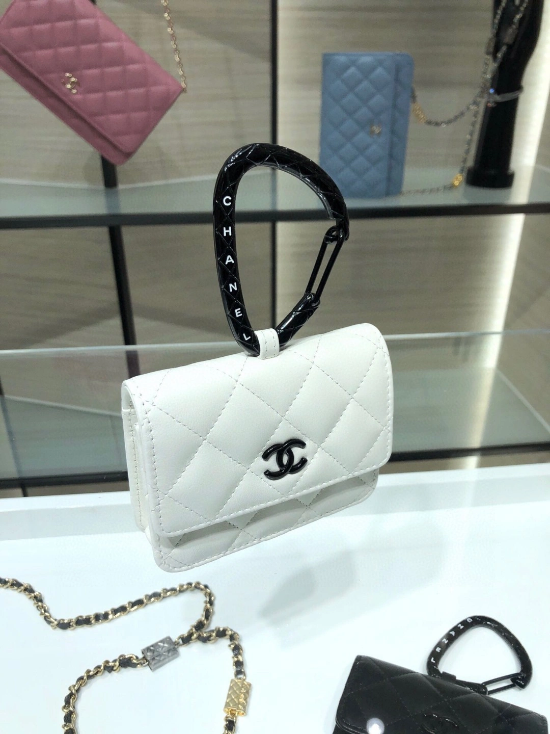 MOMO- AP2397 Lambskin item : B-B00M1637