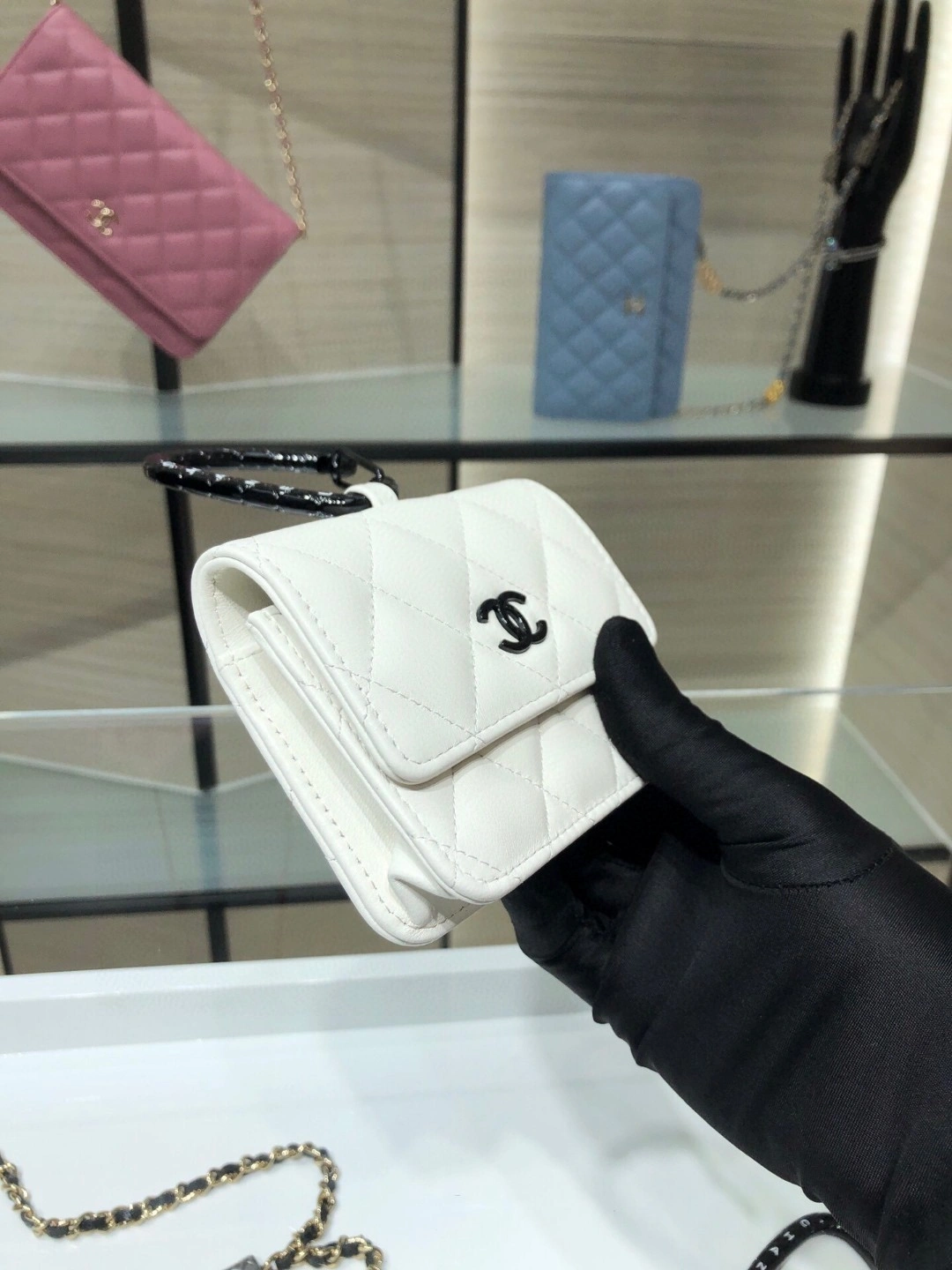 MOMO- AP2397 Lambskin item : B-B00M1637