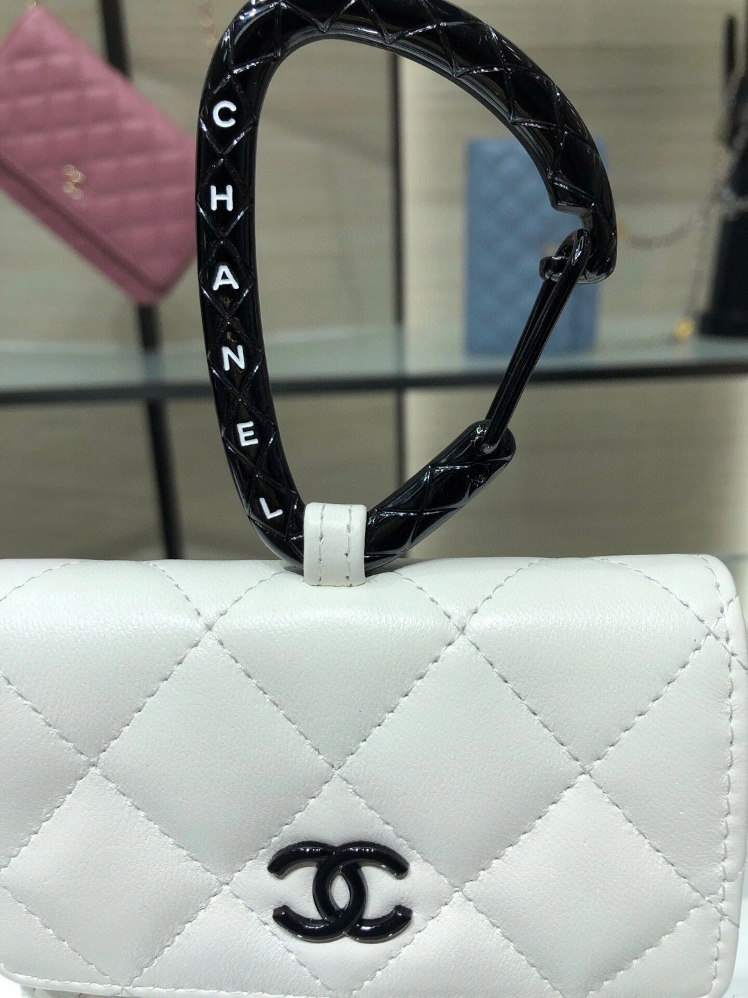MOMO- AP2397 Lambskin item : B-B00M1637