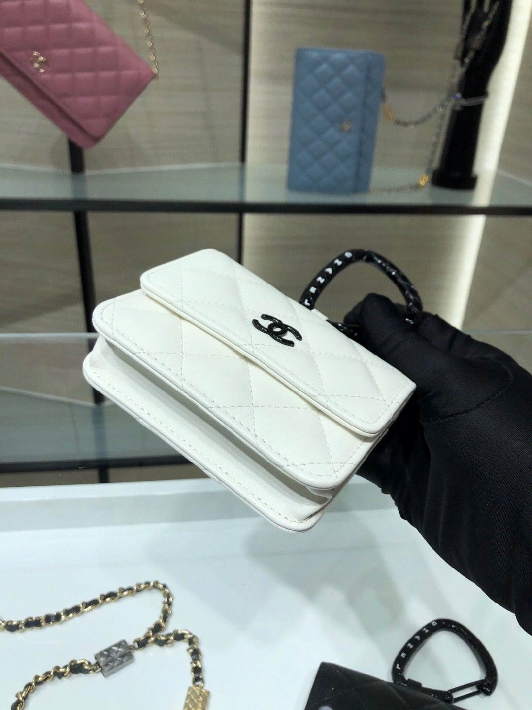 MOMO- AP2397 Lambskin item : B-B00M1637