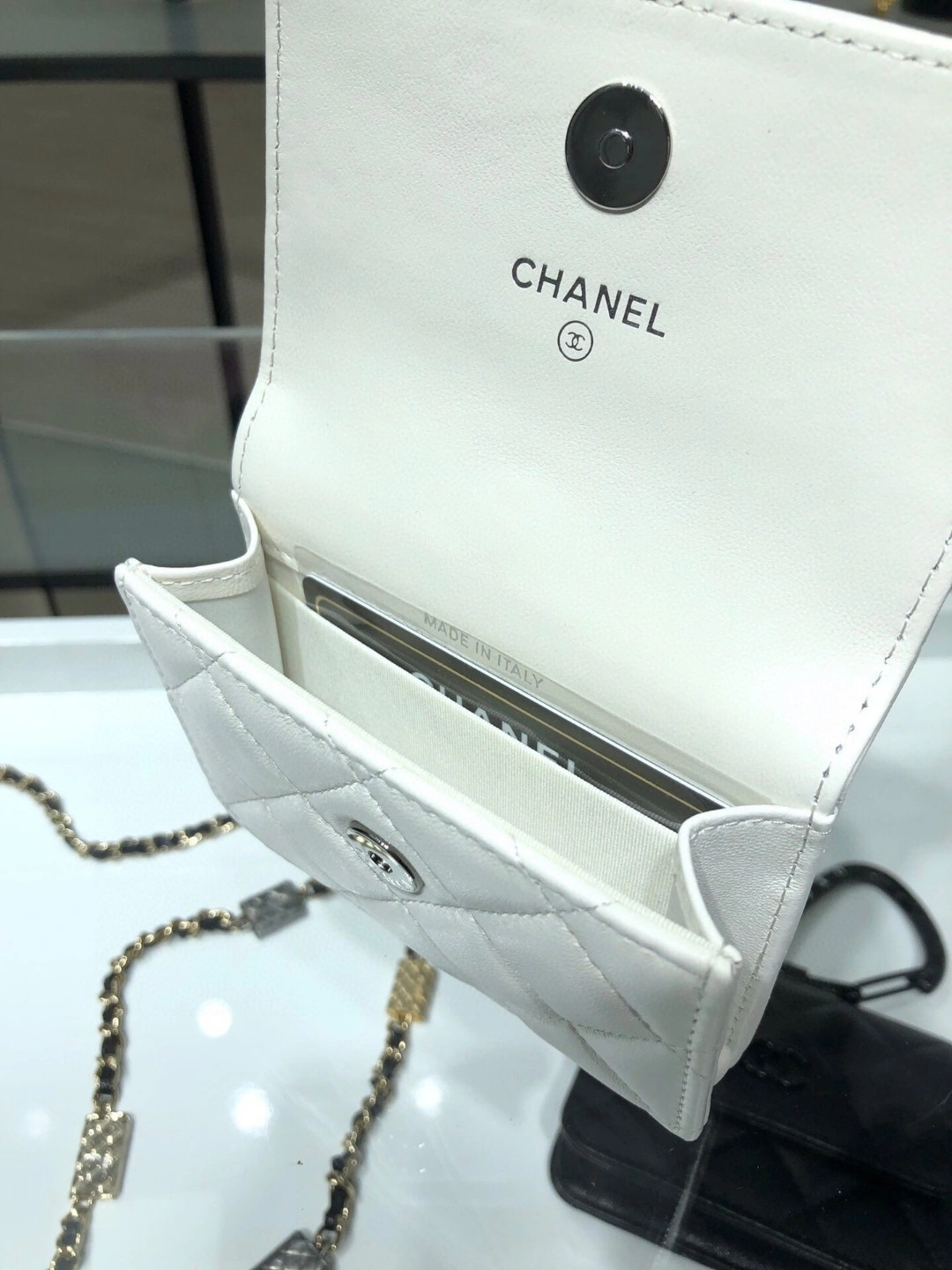 MOMO- AP2397 Lambskin item : B-B00M1637
