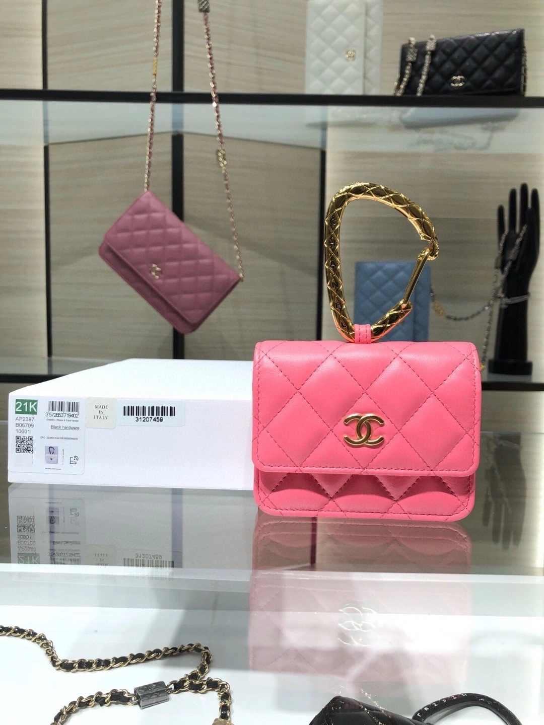 MOMO- AP2397 Lambskin item : B-B00M1645