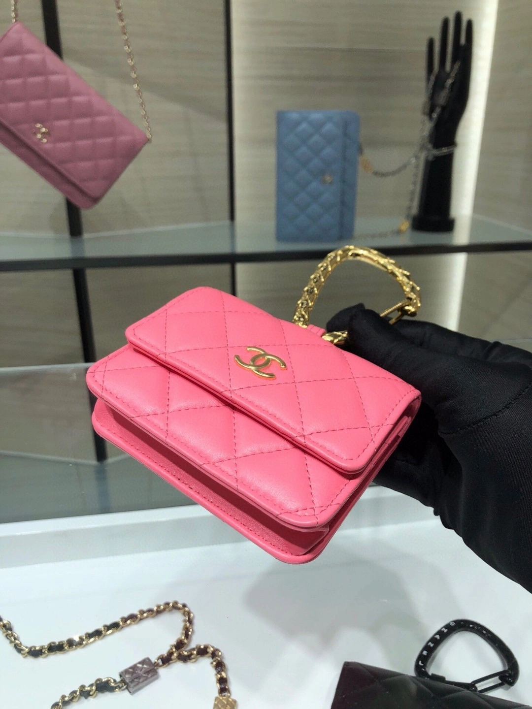 MOMO- AP2397 Lambskin item : B-B00M1645