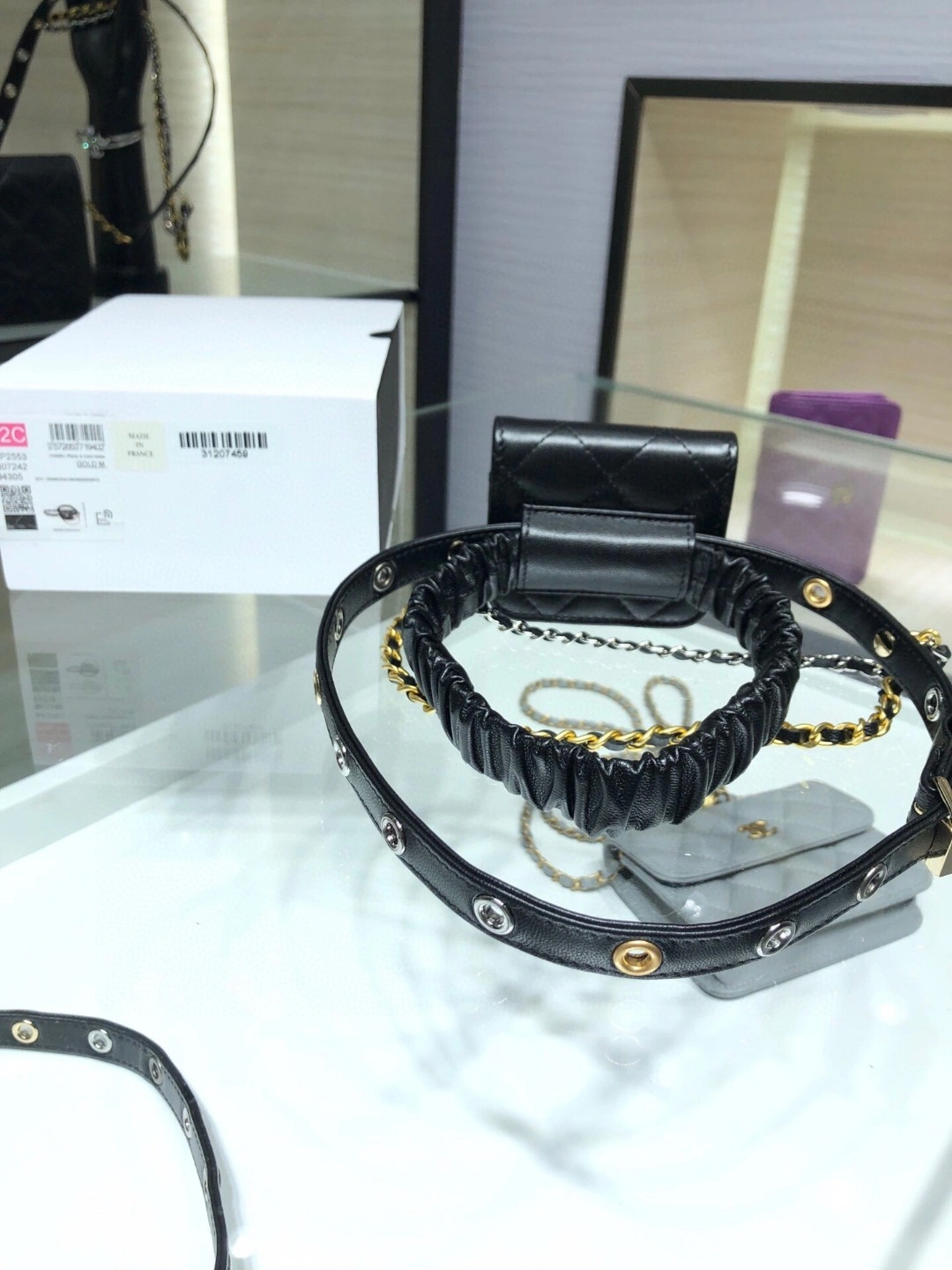 MOMO- AP2553 sheephide item : B-B00M1612