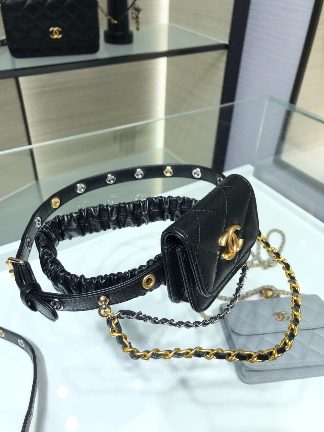 MOMO- AP2553 sheephide item : B-B00M1612