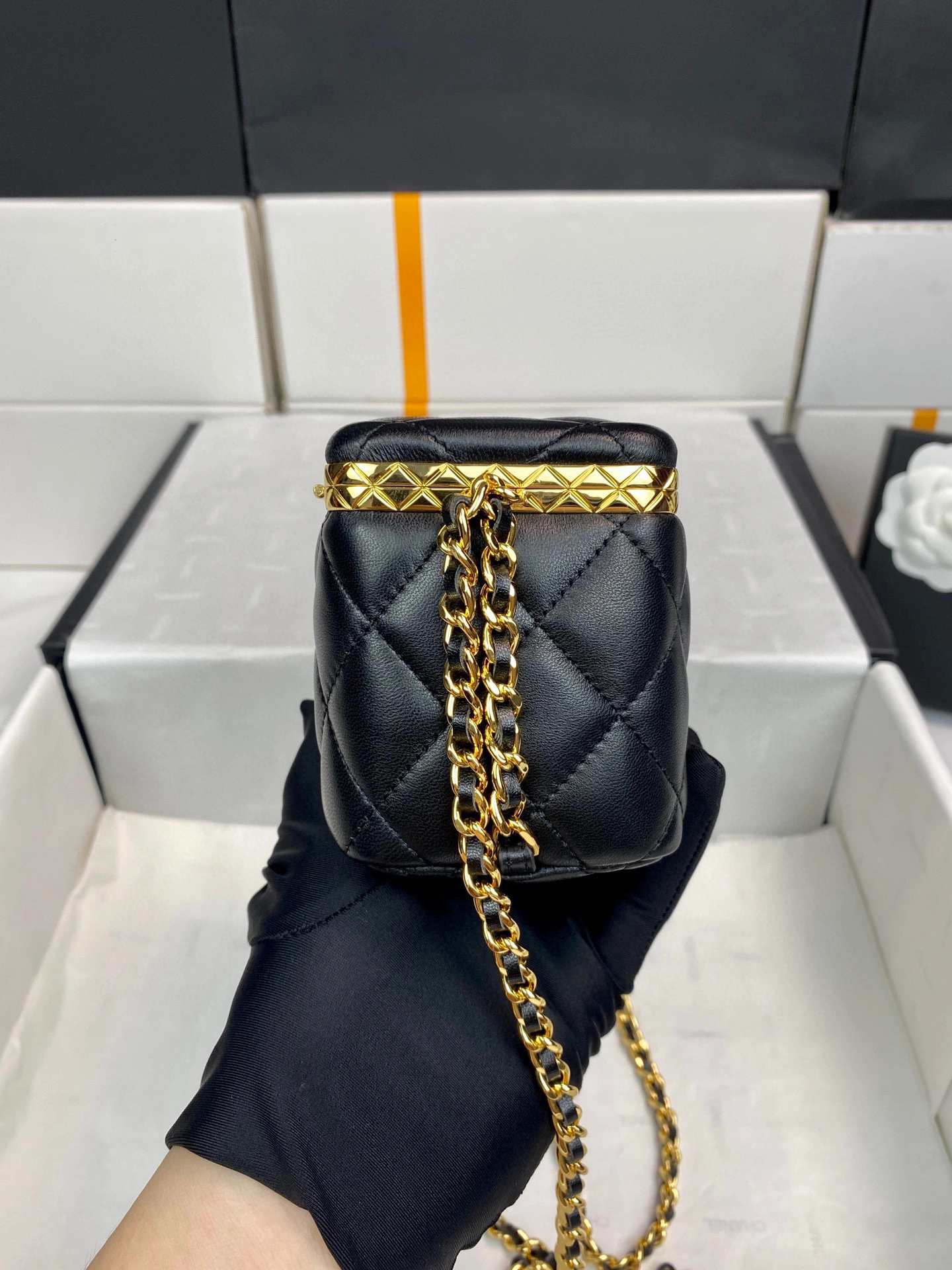 MOMO- AP2717-B07981-94305 22 sheephide item：B-B000F1414C
