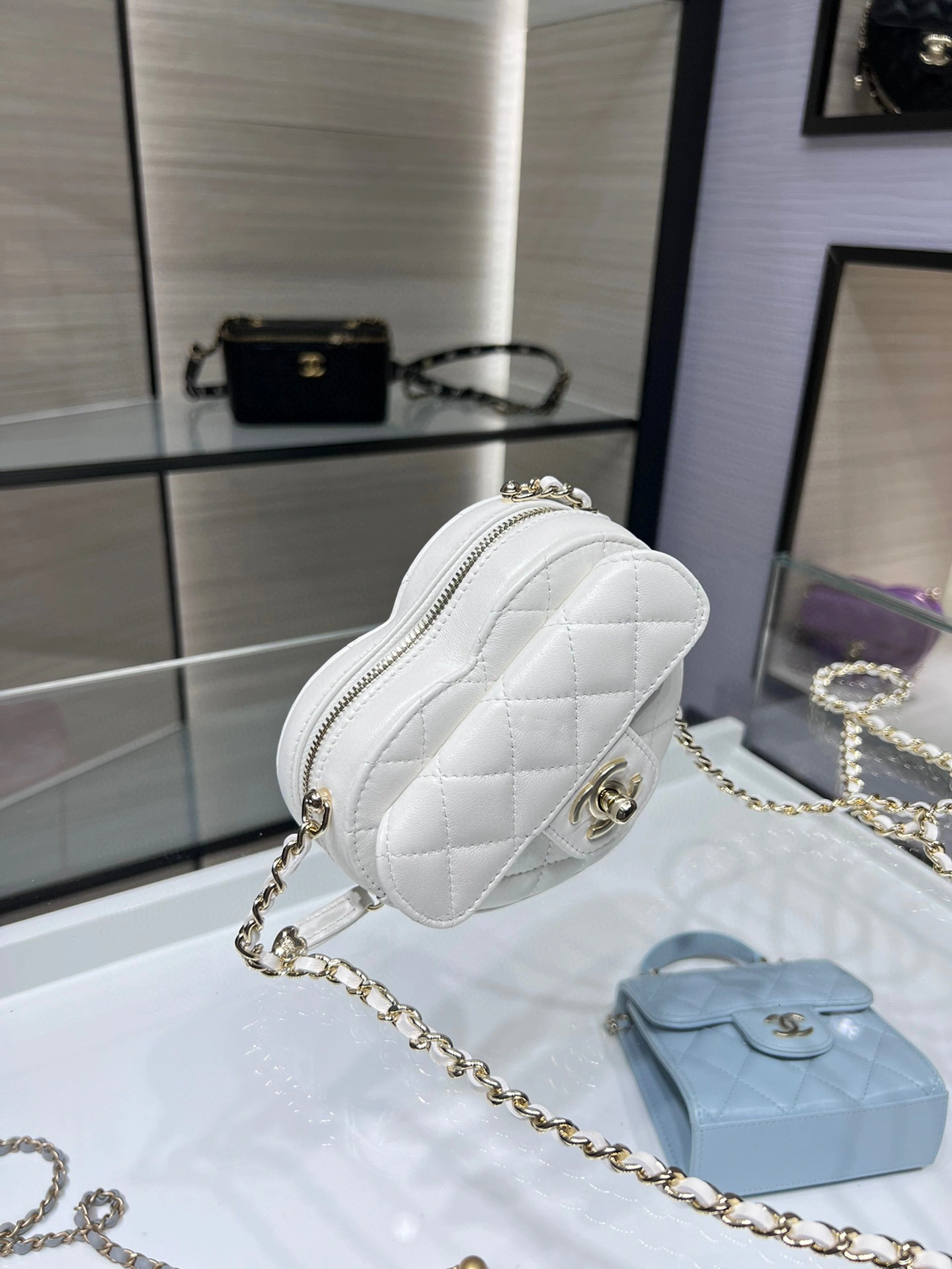 MOMO- AP2784-B08163-10601 2022S item：B-B000E2107C