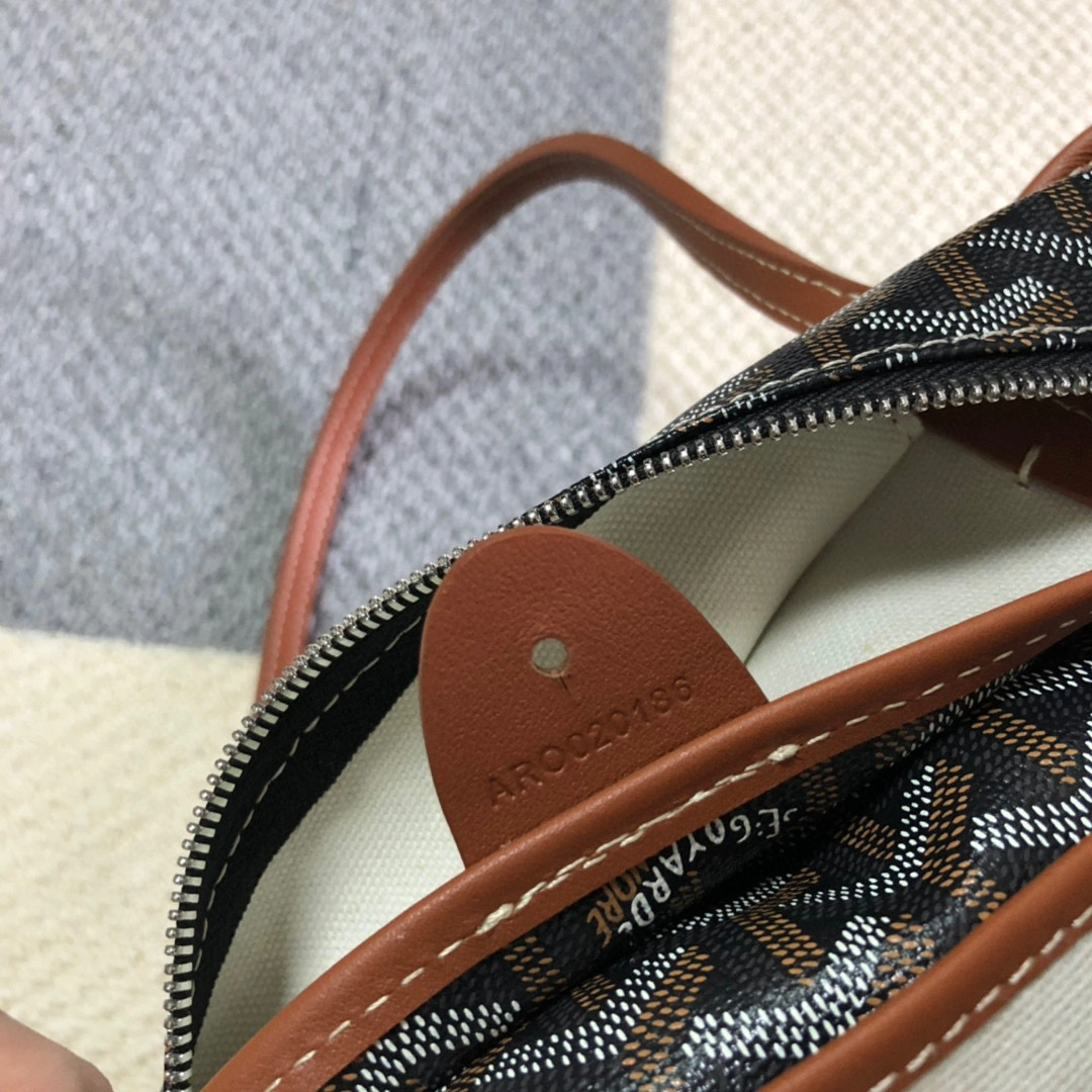 &MOMO- ARTOISMMLTY01CL03P Artois item：B-B000F1244C
