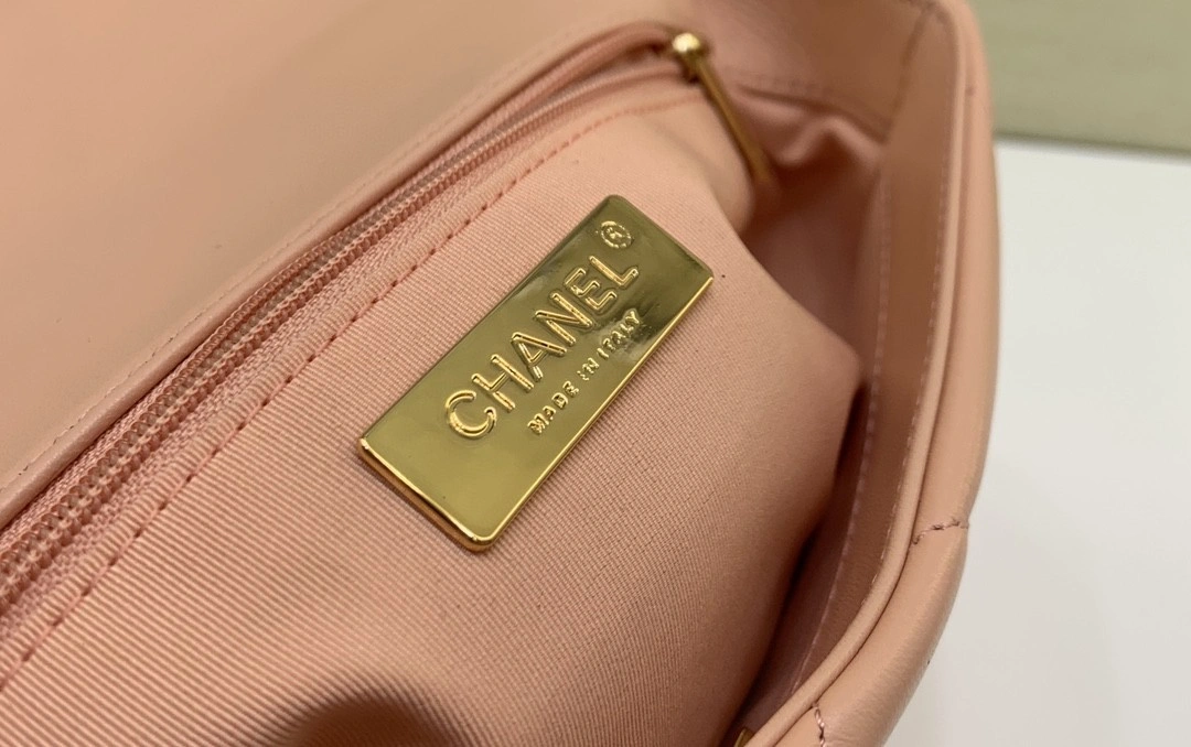 MOMO- AS1160 sheephide 19Bag item : B-B063M2802