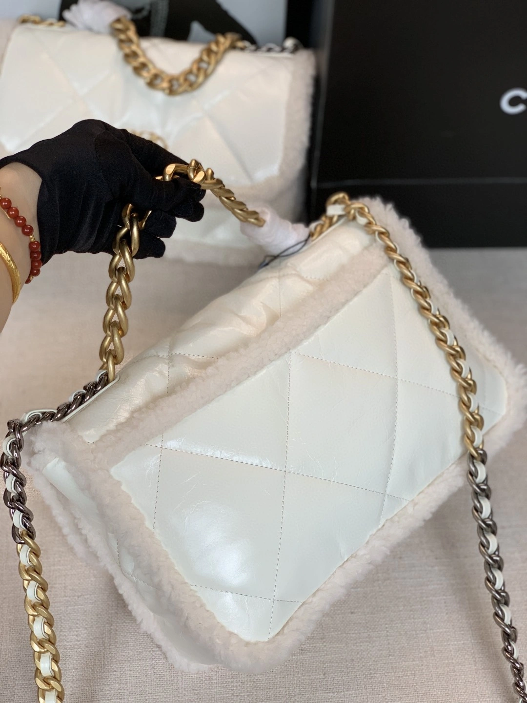 MOMO- AS1160 sheephide 19bag item : B-B321B0809