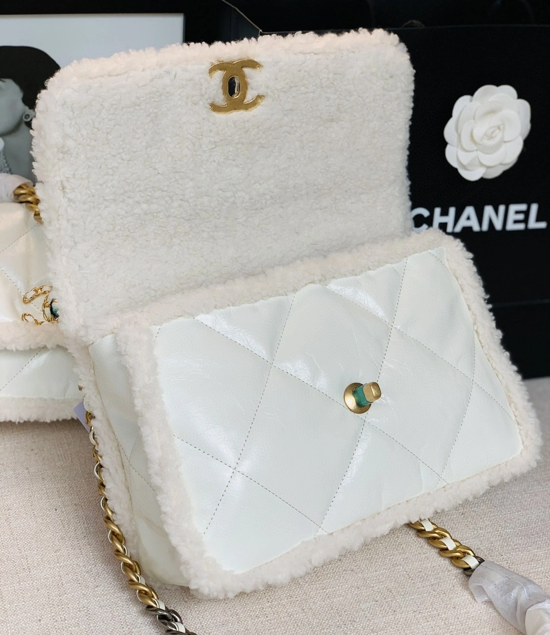MOMO- AS1160 sheephide 19bag item : B-B321B0809