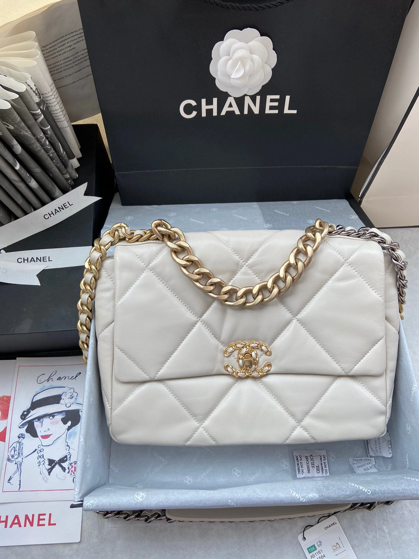 MOMO- AS1161-B01564-10601 19Bag item：B-B000F0620C