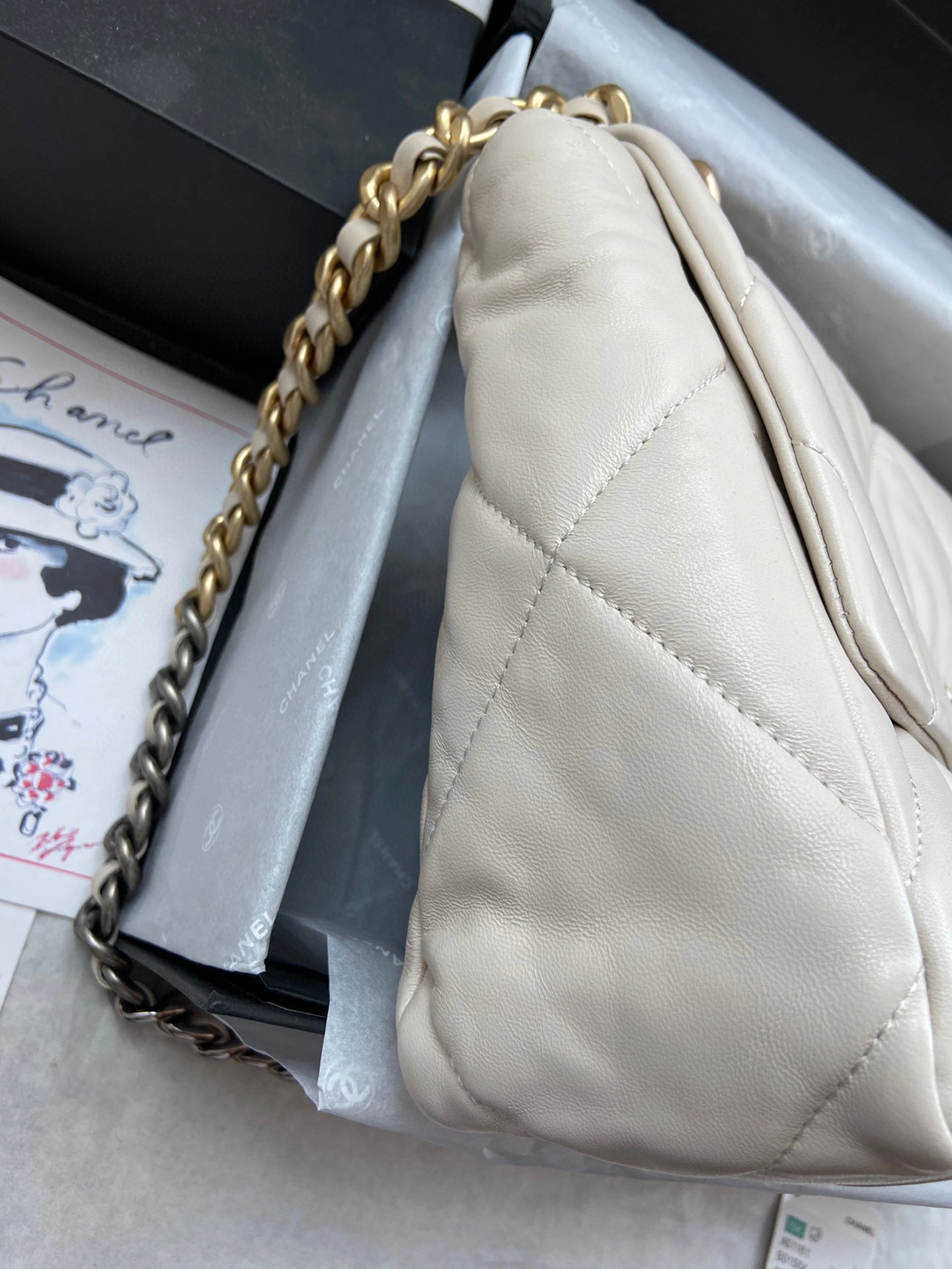 MOMO- AS1161-B01564-10601 19Bag item：B-B000F0620C