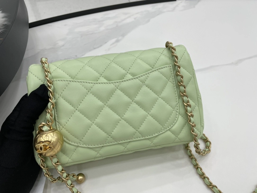 MOMO- AS1787 sheephide item : B-B307M1709