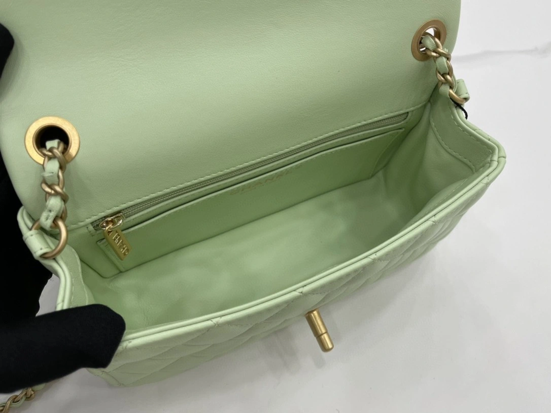 MOMO- AS1787 sheephide item : B-B307M1709