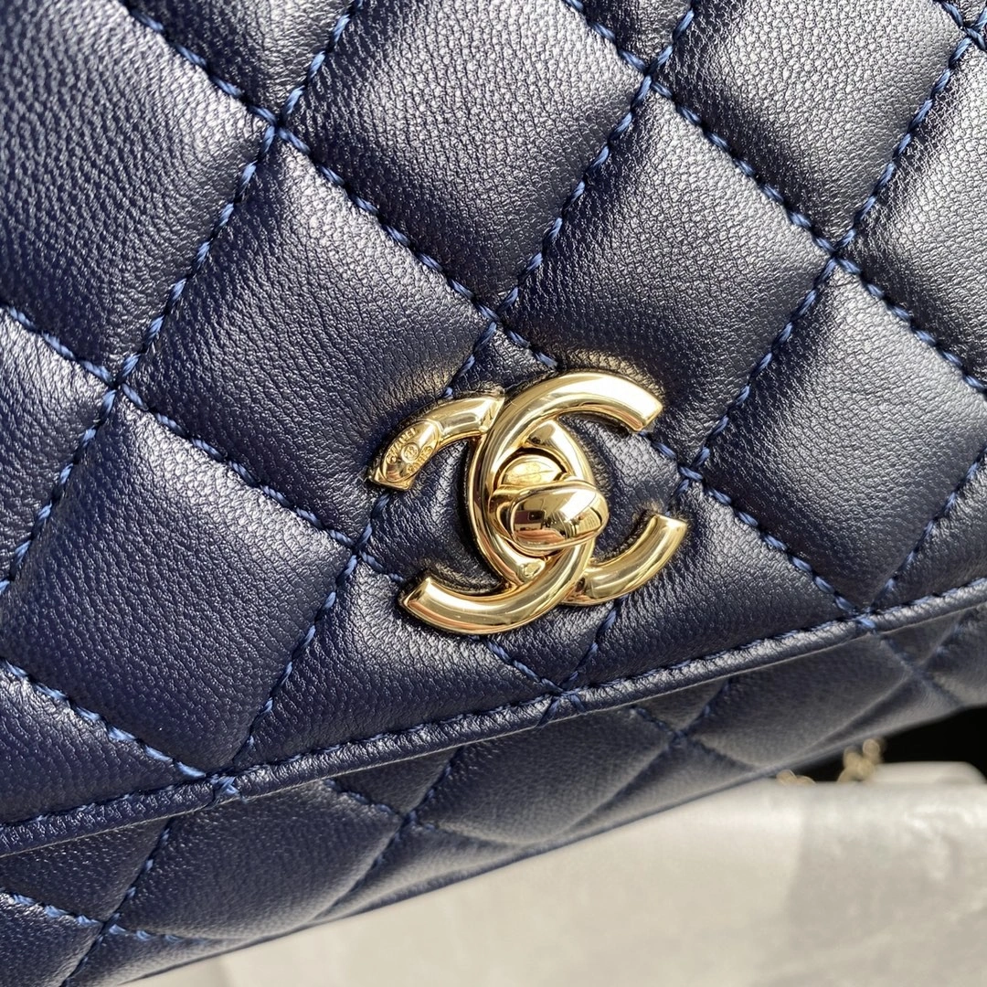 MOMO- AS2215 sheephide item : B-B307M1737