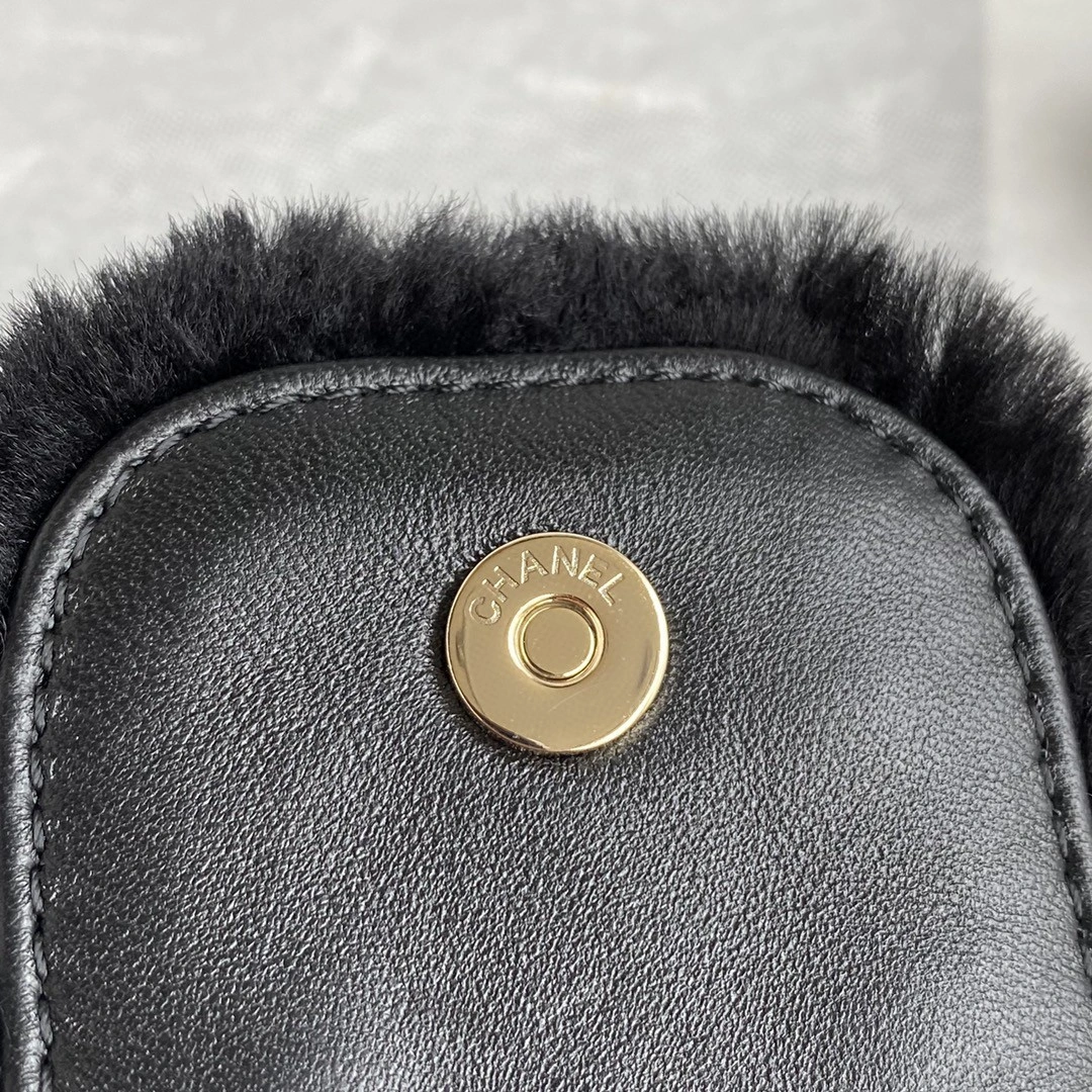 MOMO- AS2257 sheephide Fur bag item : B-B370M2807