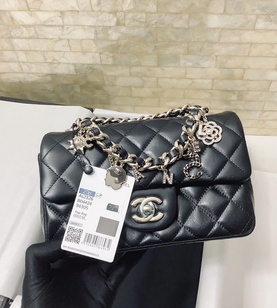 MOMO- AS2326 sheephide item : B-B307M2814