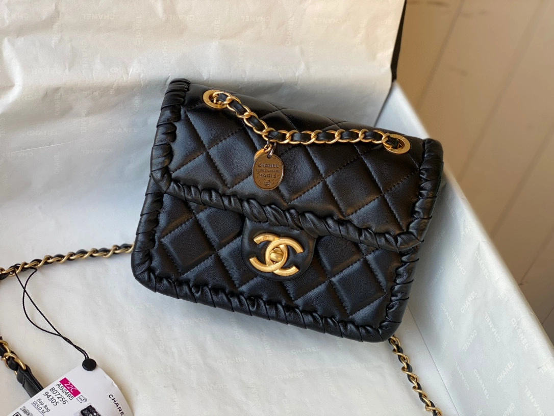 MOMO- AS2495-B07252-94305 sheephide item：B-B370F1005C