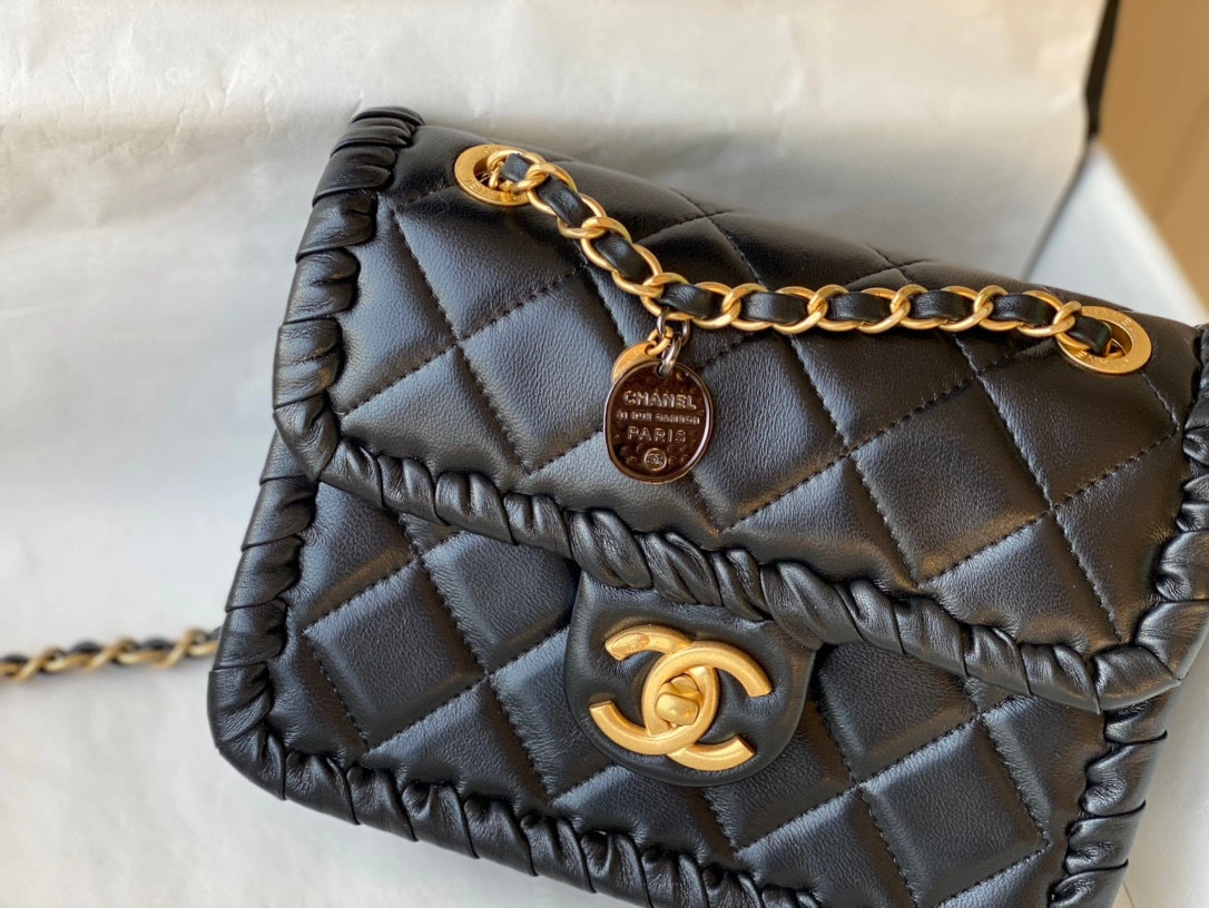 MOMO- AS2495-B07252-94305 sheephide item：B-B370F1005C
