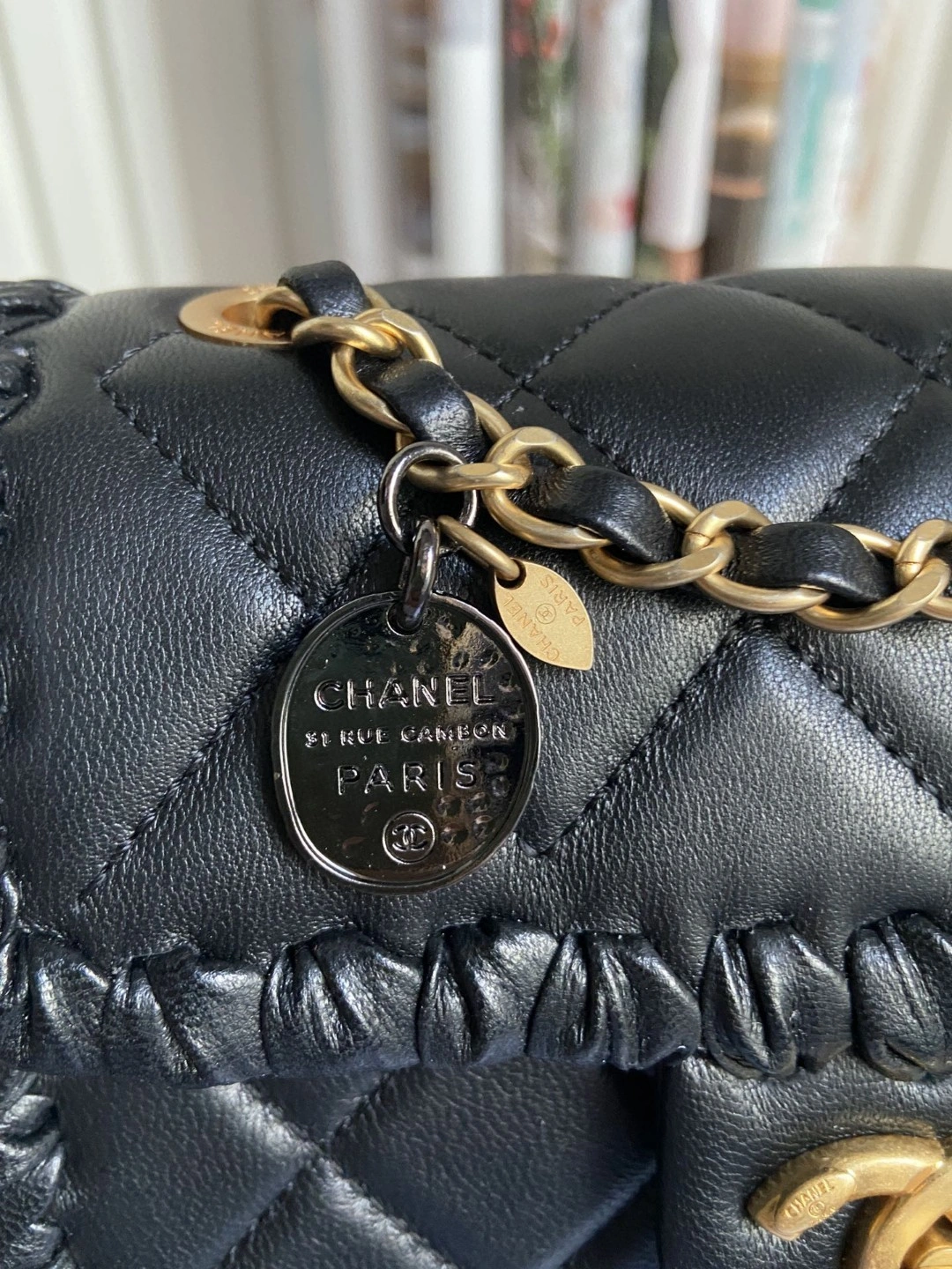 MOMO- AS2495 sheephide item : B-B307M2812