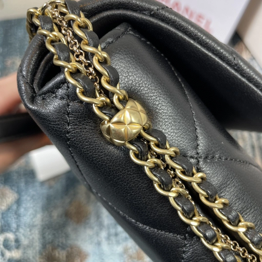 MOMO- AS2563 sheephide item : B-B307M1627