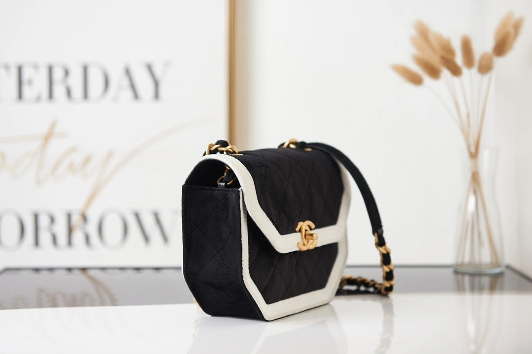 MOMO- AS2597 21k item : B-B00M1738
