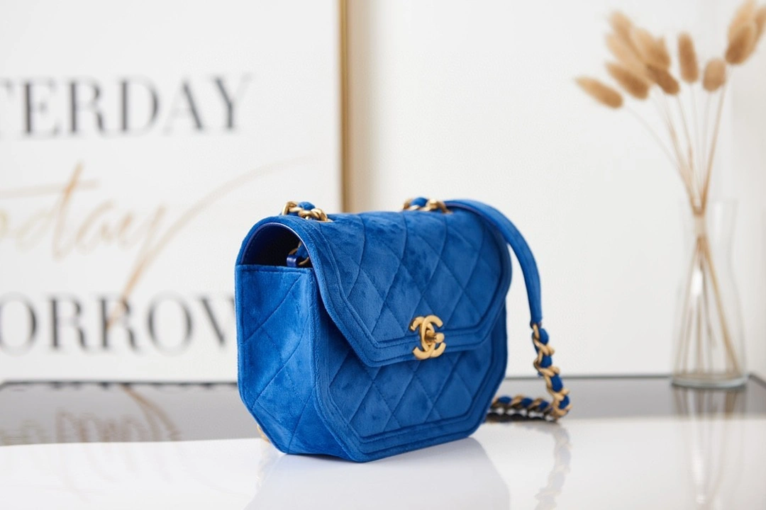 MOMO- AS2597 21k item : B-B00M1742