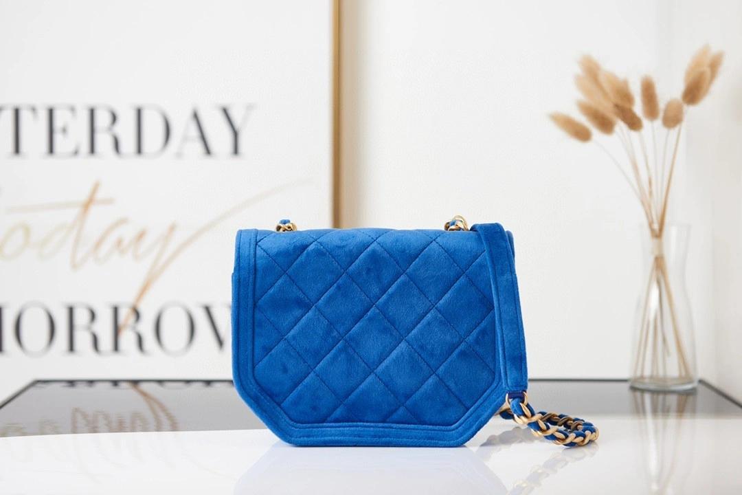 MOMO- AS2597 21k item : B-B00M1742