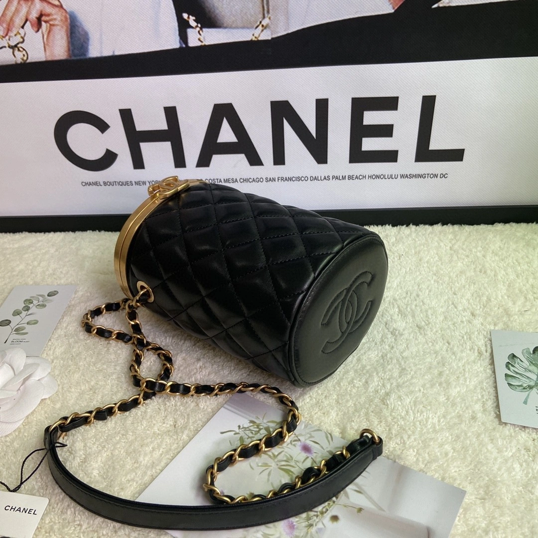 MOMO- AS2641 sheephide item : B-B321M1948