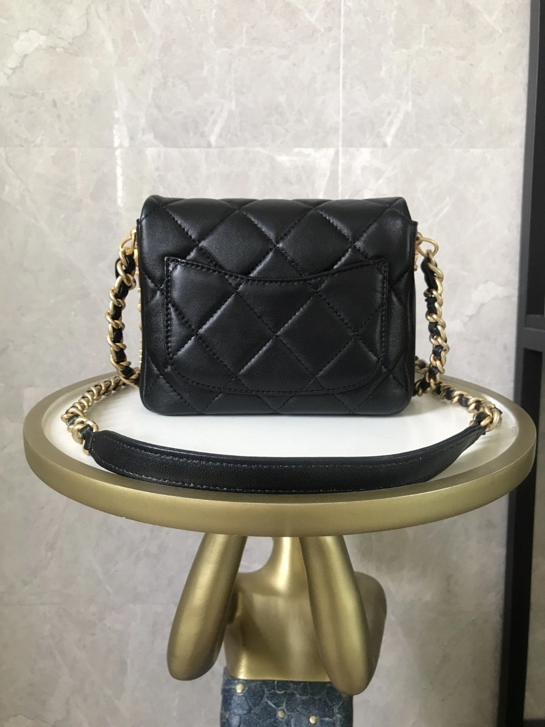 MOMO- AS2733 sheephide item : B-B00M1625