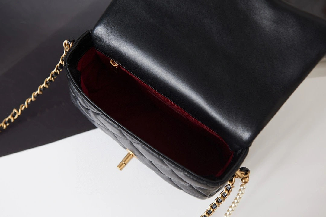MOMO- AS2855 sheephide item : B-B307M1652