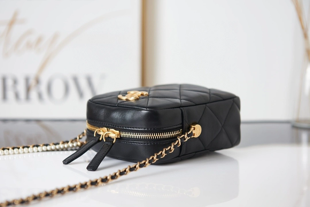 MOMO- AS2857 sheephide item : B-B307M1914