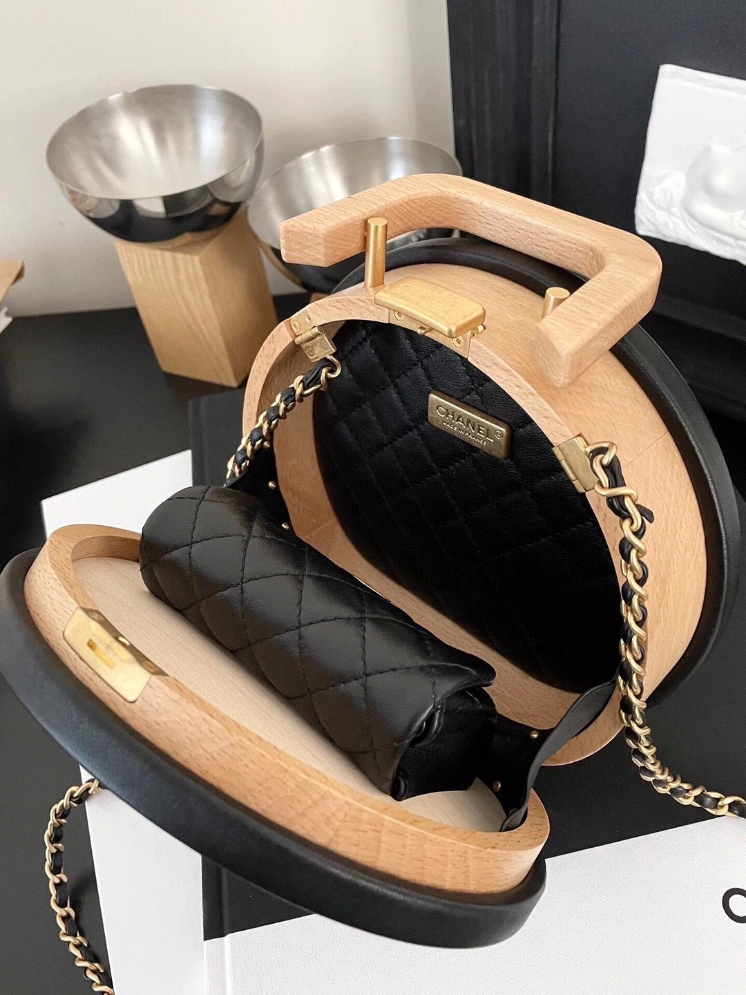 MOMO- AS2928 Calfskin item : B-B00M1753