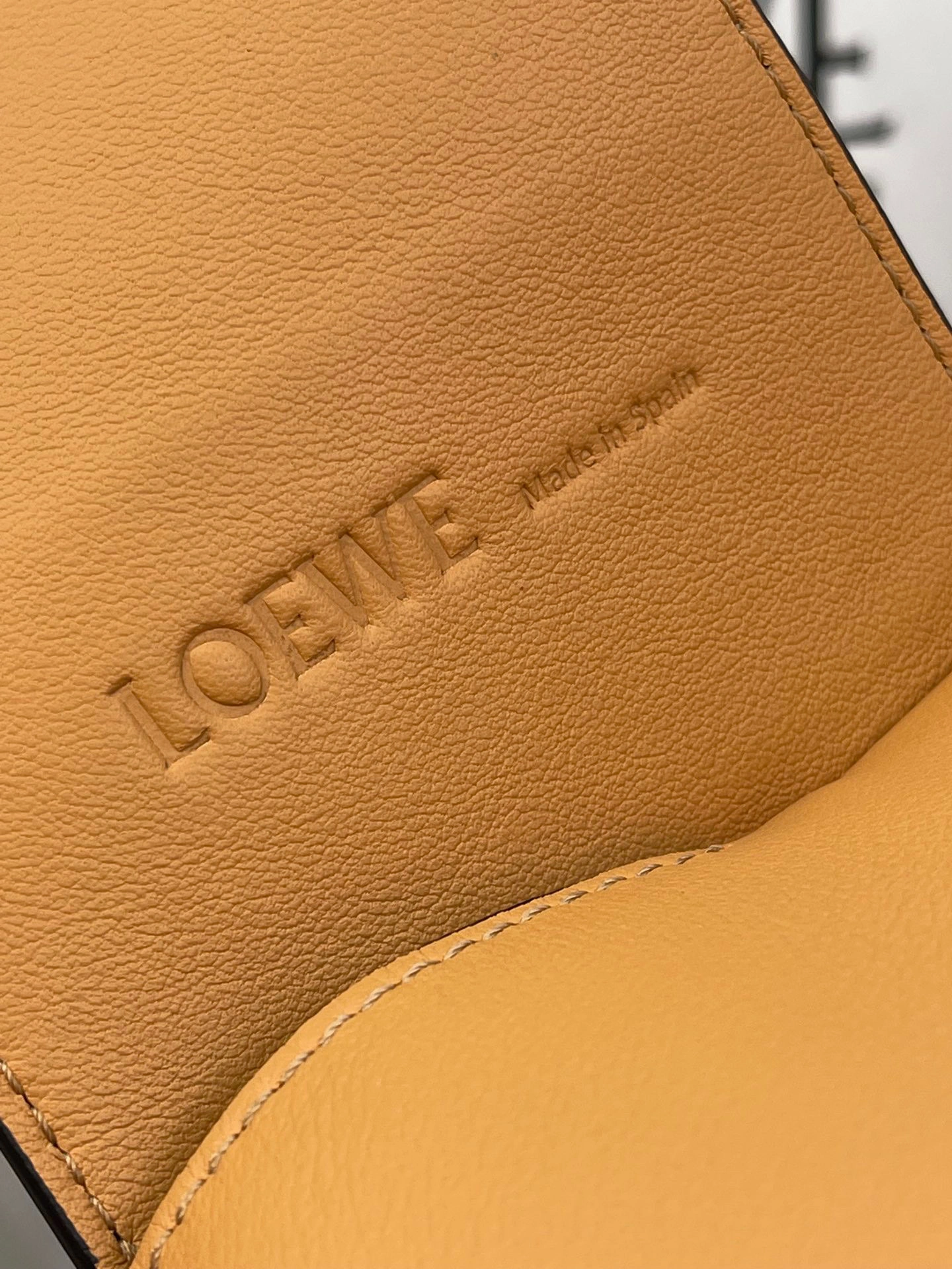 MOMO- B510J68X01-2586 cowhide item：B-B063F2321C