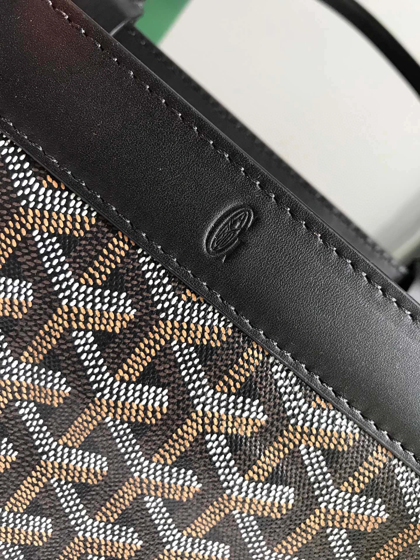 &MOMO- Bellechasse Biaude item : B-B063E5385T