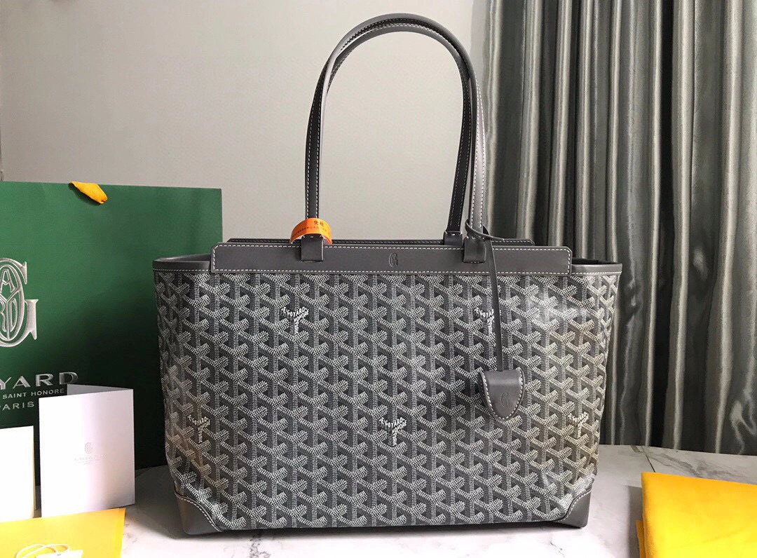 MOMO- Bellechasse Biaude item : B-B063E54297T