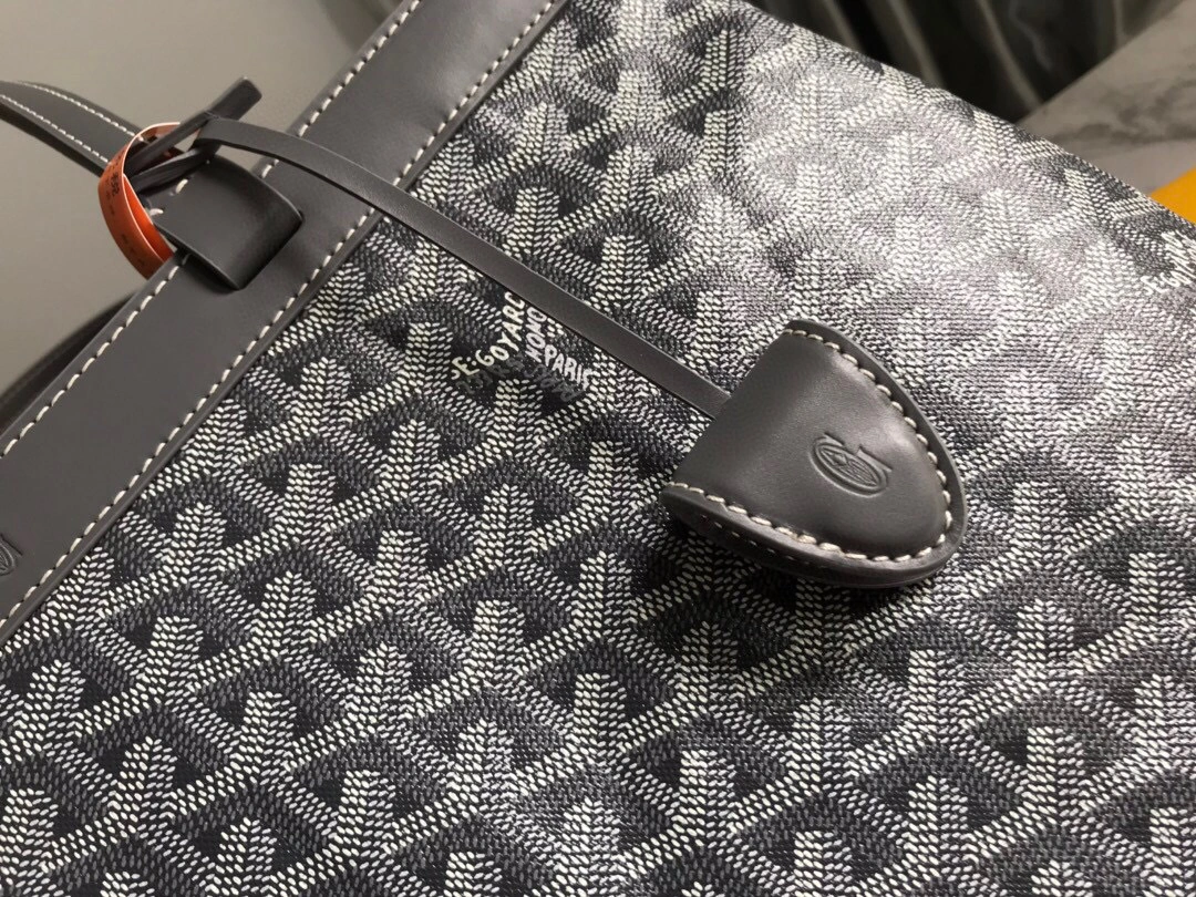 MOMO- Bellechasse Biaude item : B-B063E54297T