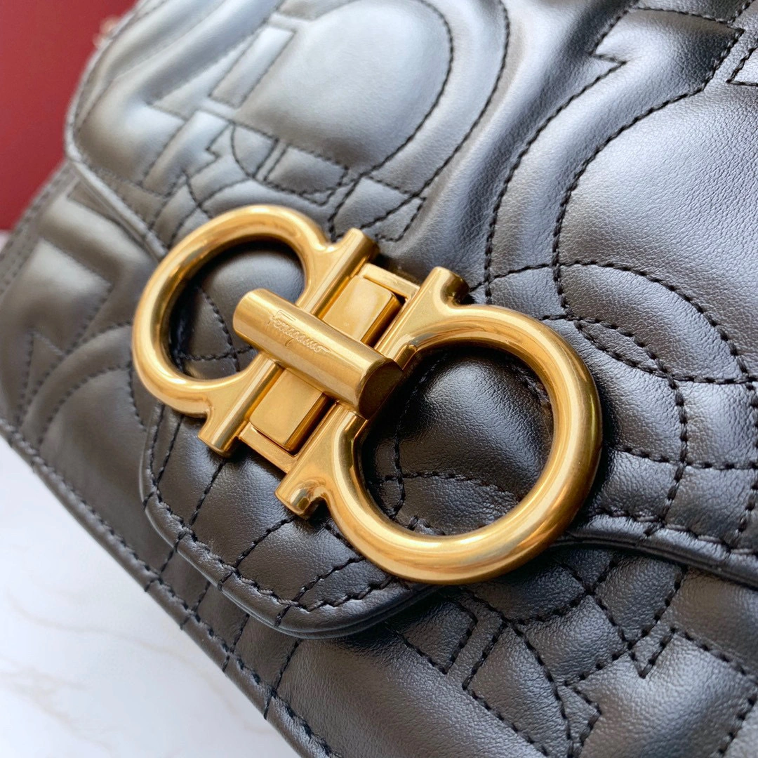 MOMO--CALF SKIN Gancini high quality version item : 007B00K2428