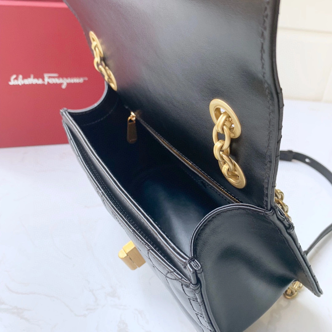 MOMO--CALF SKIN Gancini high quality version item : 007B00K2428
