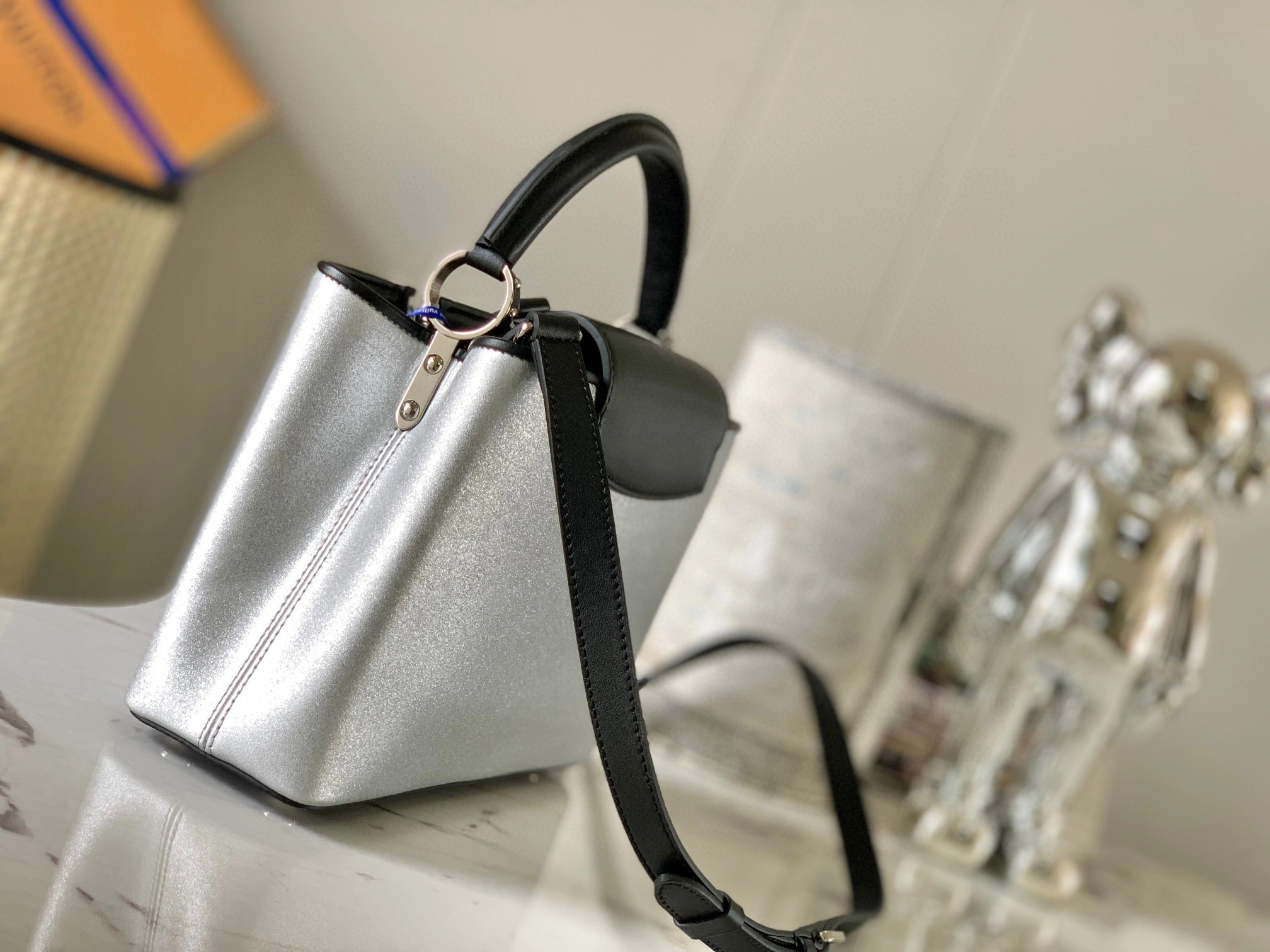 MOMO- CAPUCINES M53956 item：C-B00D4226T