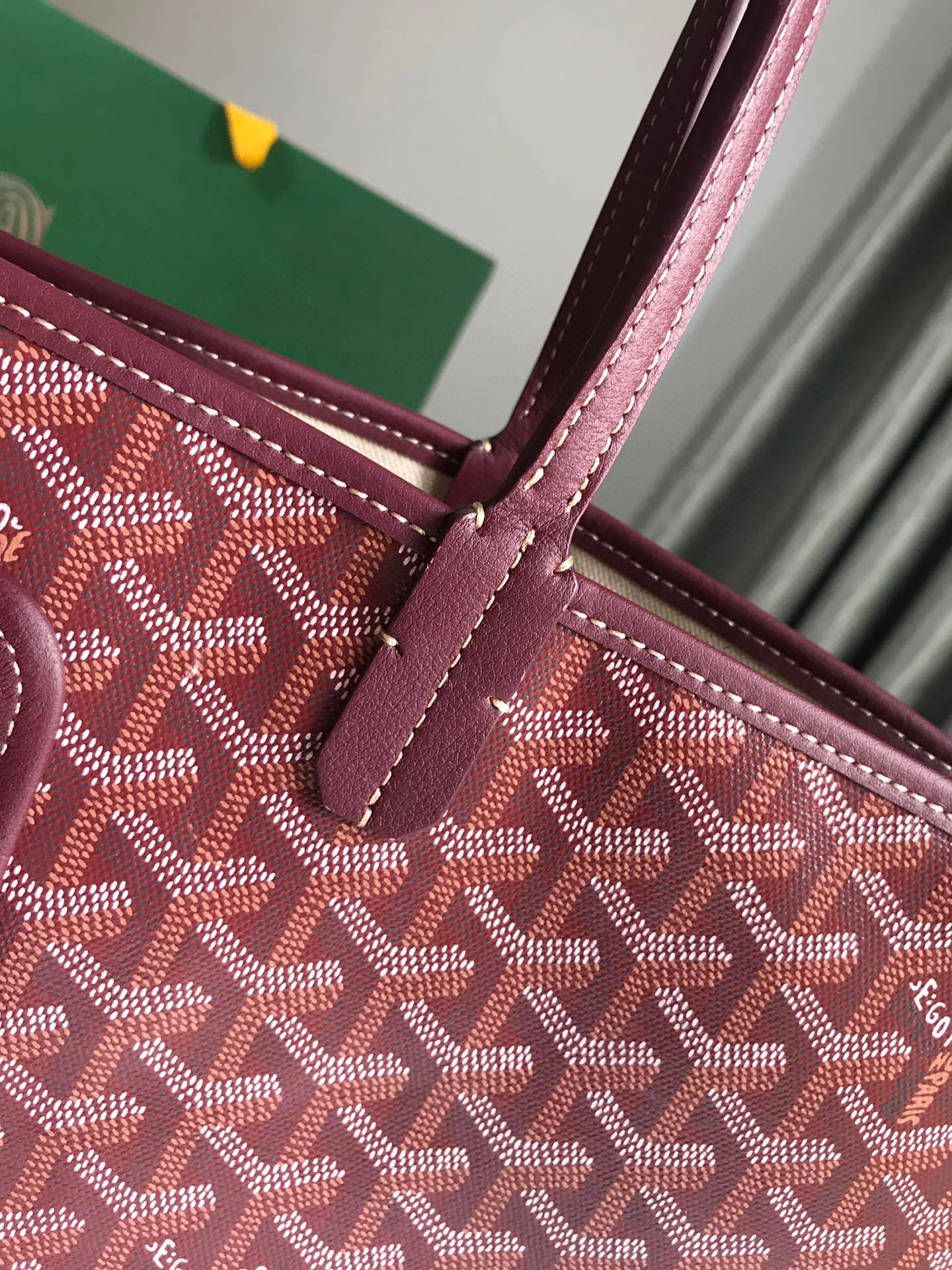 MOMO- CHIENGPMLTY-33CL33P Chien Gris & Pocket calfskin item：B-B063G1204C