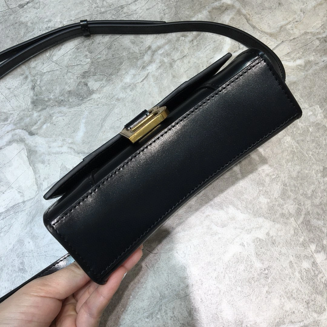 MOMO--Calfskin Hourglass high quality version item : 202B68K2710-2