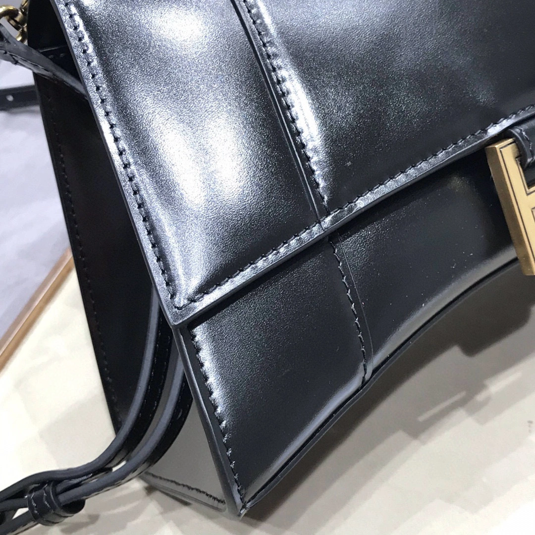 MOMO--Calfskin Hourglass high quality version item : 202B95K2721-2