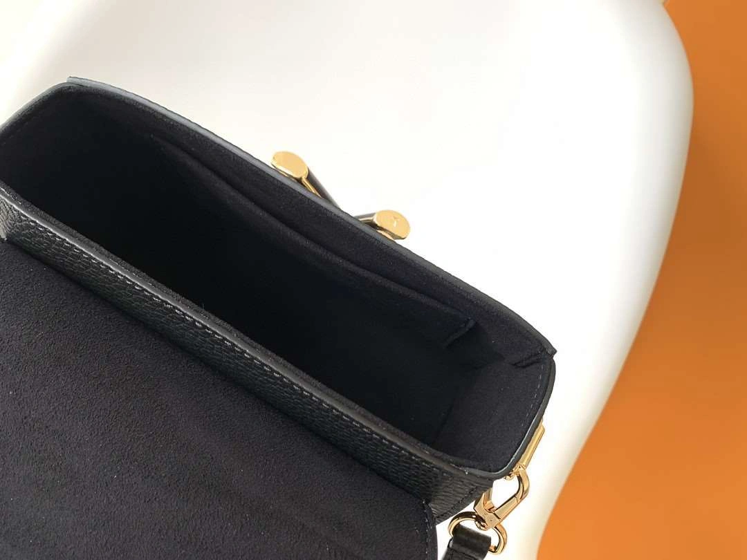 *MOMO- Calfskin M58688 item : A-B00G3154