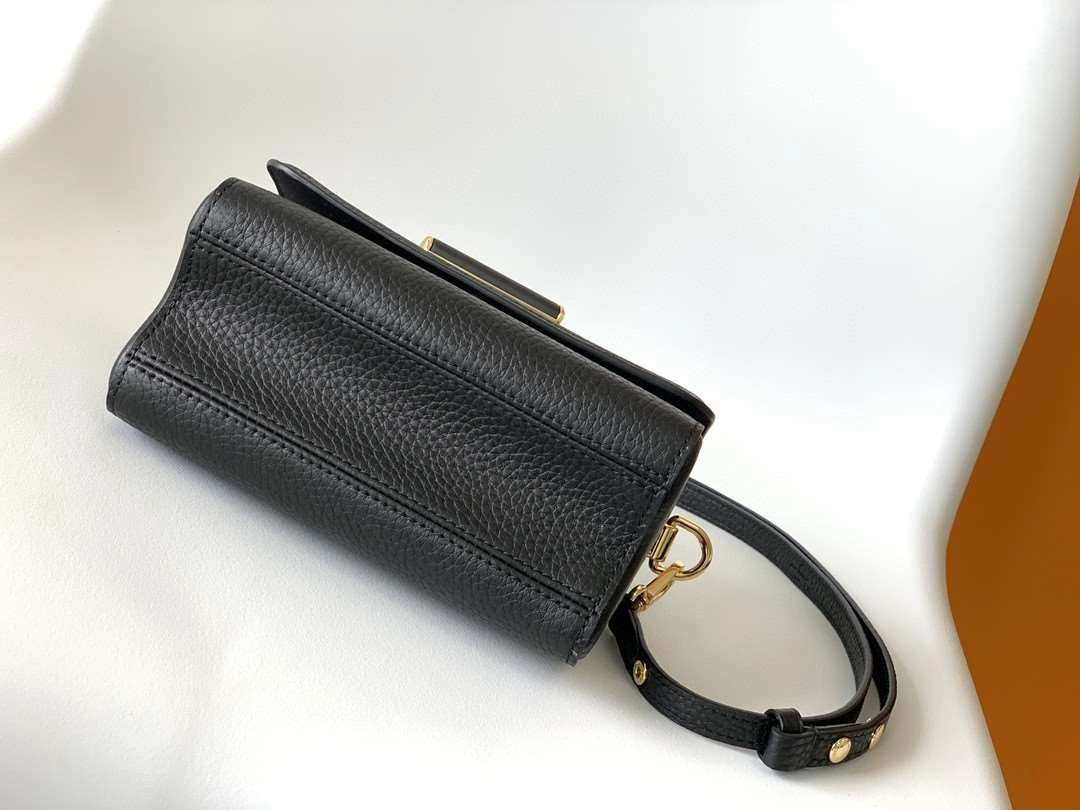 *MOMO- Calfskin M58688 item : A-B00G3154